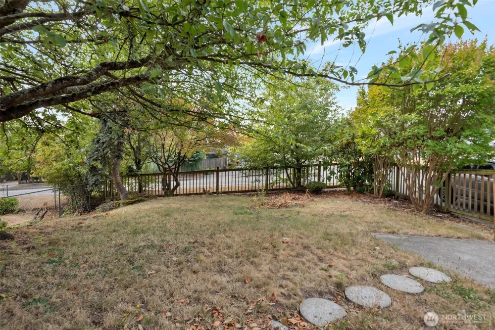 2202 S 120 STREET Burien, WA 98168