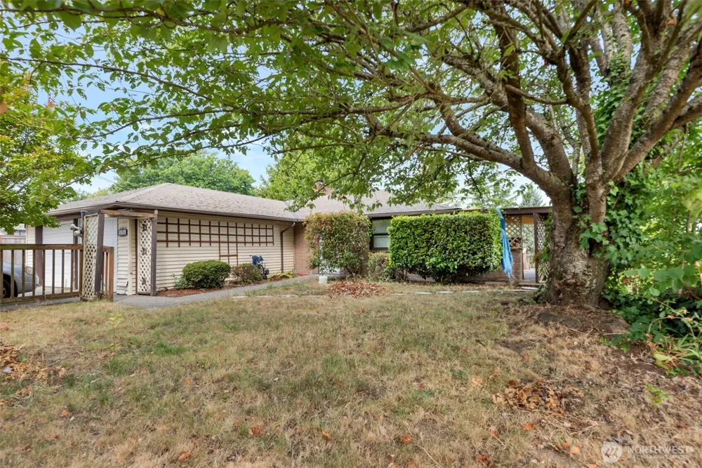 2202 S 120 STREET Burien, WA 98168