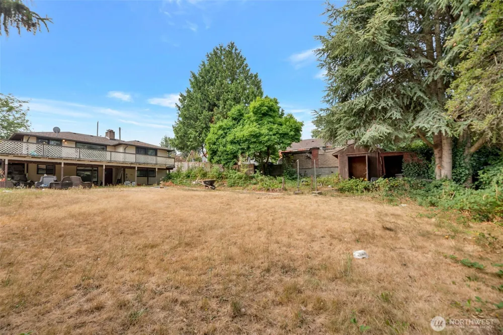 2202 S 120 STREET Burien, WA 98168