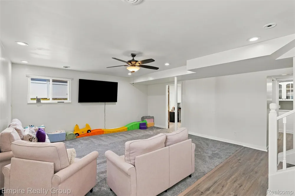 53 Potter Drive Belleville City, MI 48111
