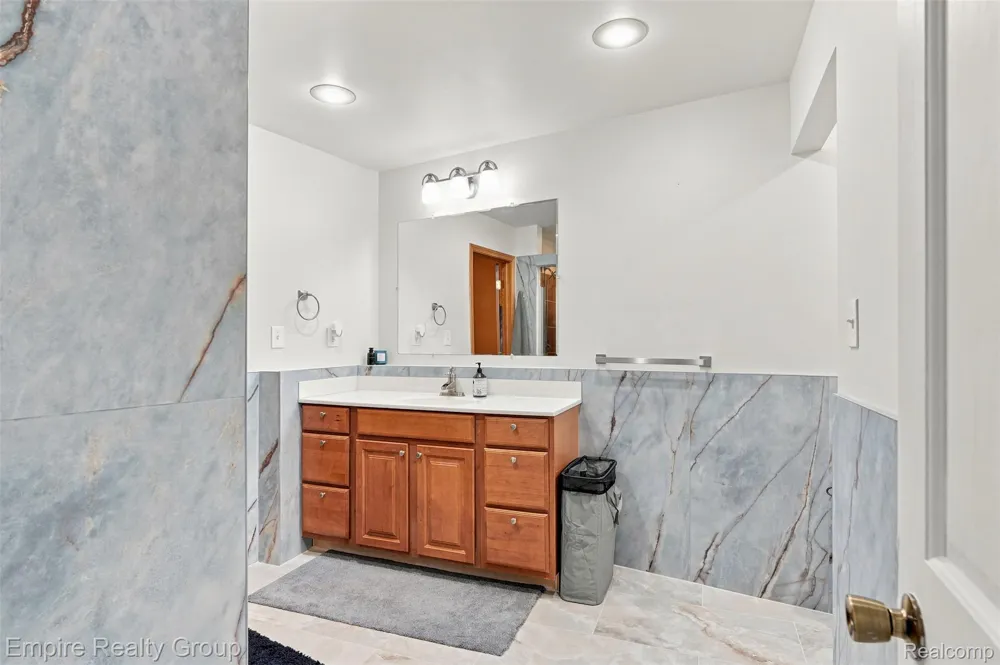 53 Potter Drive Belleville City, MI 48111