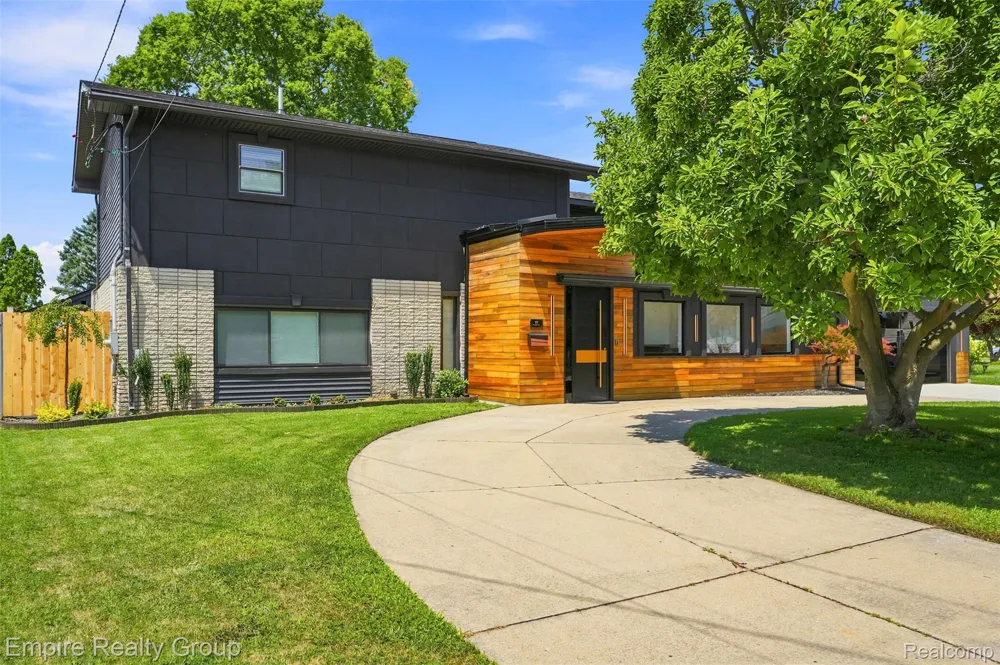 53 Potter Drive Belleville City, MI 48111