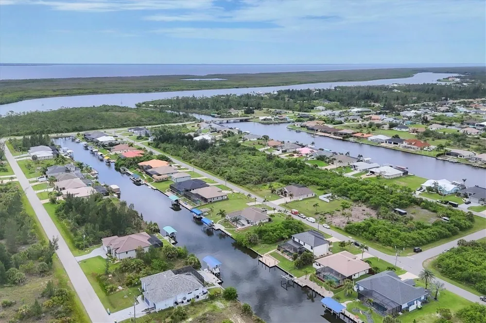 15530 AQUA CIRCLE Port Charlotte, FL 33981