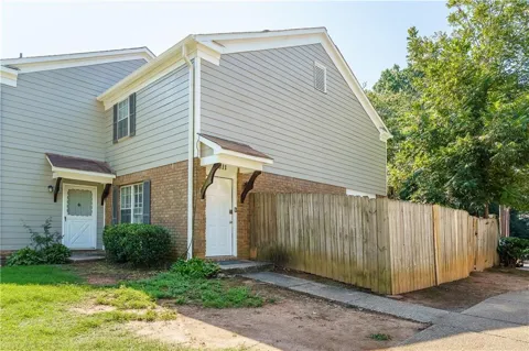 2611 Stratford Lane