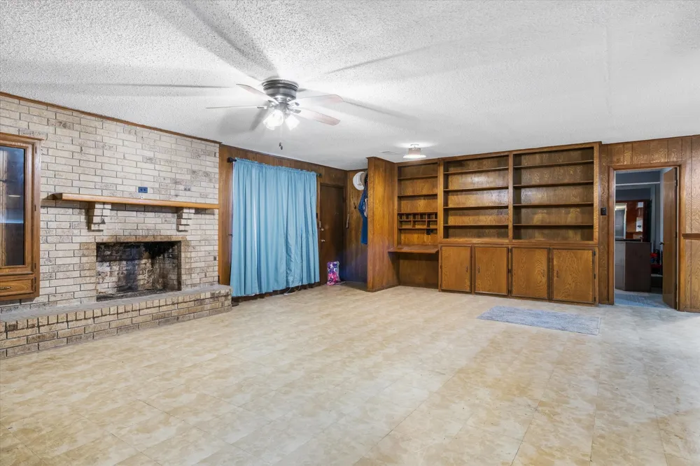 1185 Vz County Road 3822 Wills Point, TX 75169