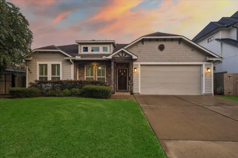 1329 Richelieu Lane