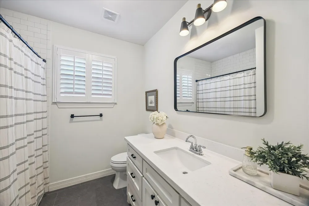 1329 Richelieu Lane Houston, TX 77018
