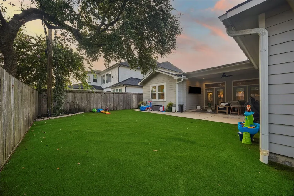 1329 Richelieu Lane Houston, TX 77018