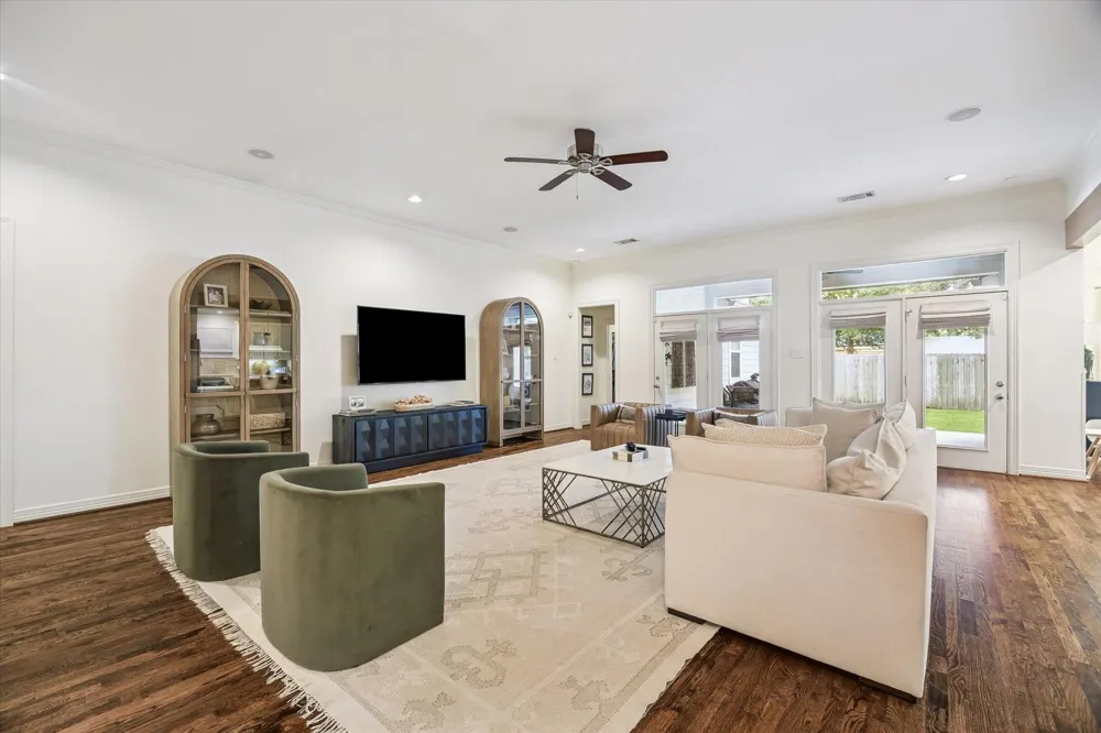 1329 Richelieu Lane Houston, TX 77018