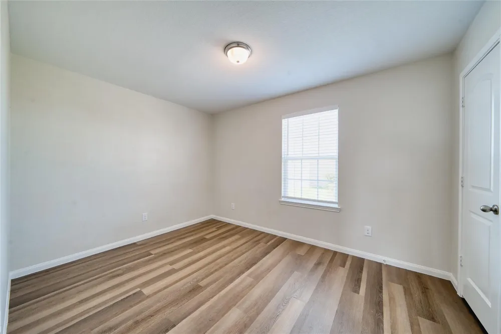 5735 Rainbow Road Cove, TX 77523