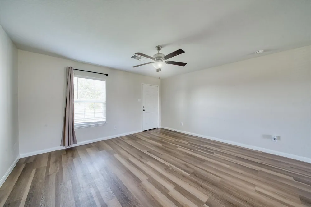 5735 Rainbow Road Cove, TX 77523