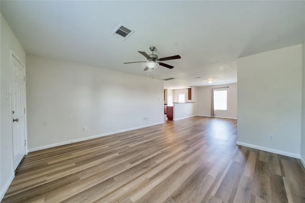 5735 Rainbow Road Cove, TX 77523