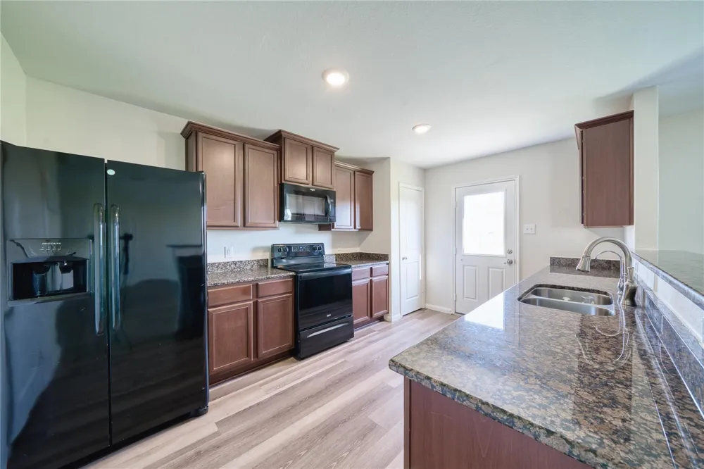 5735 Rainbow Road Cove, TX 77523