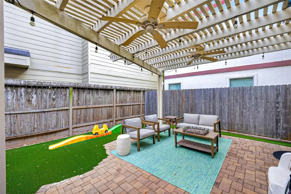5425 Kiam Street Houston, TX 77007