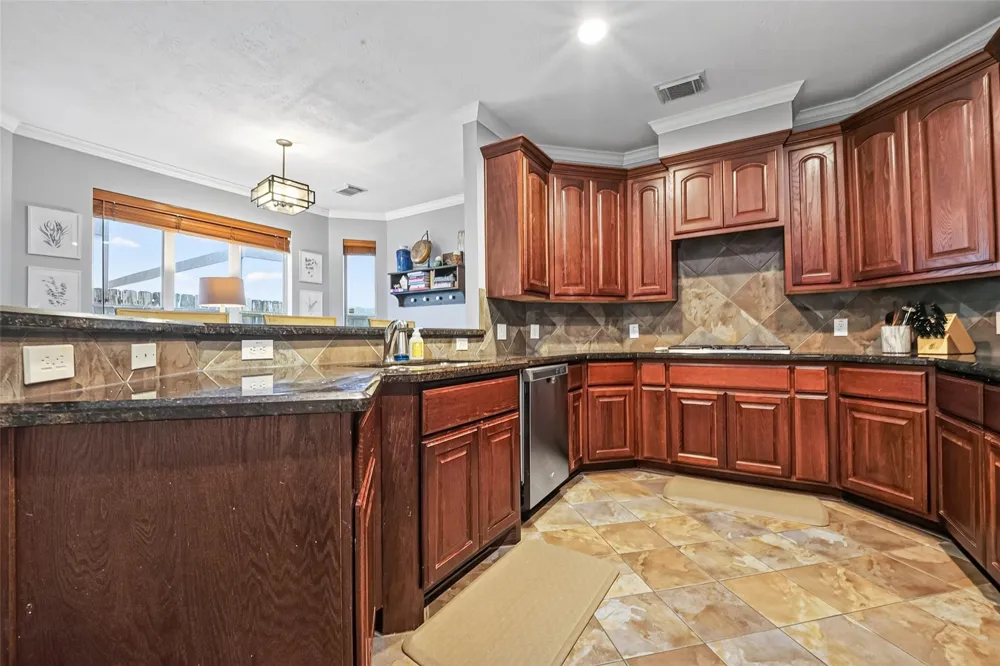5425 Kiam Street Houston, TX 77007