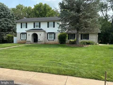 743 SHERWOOD DRIVE