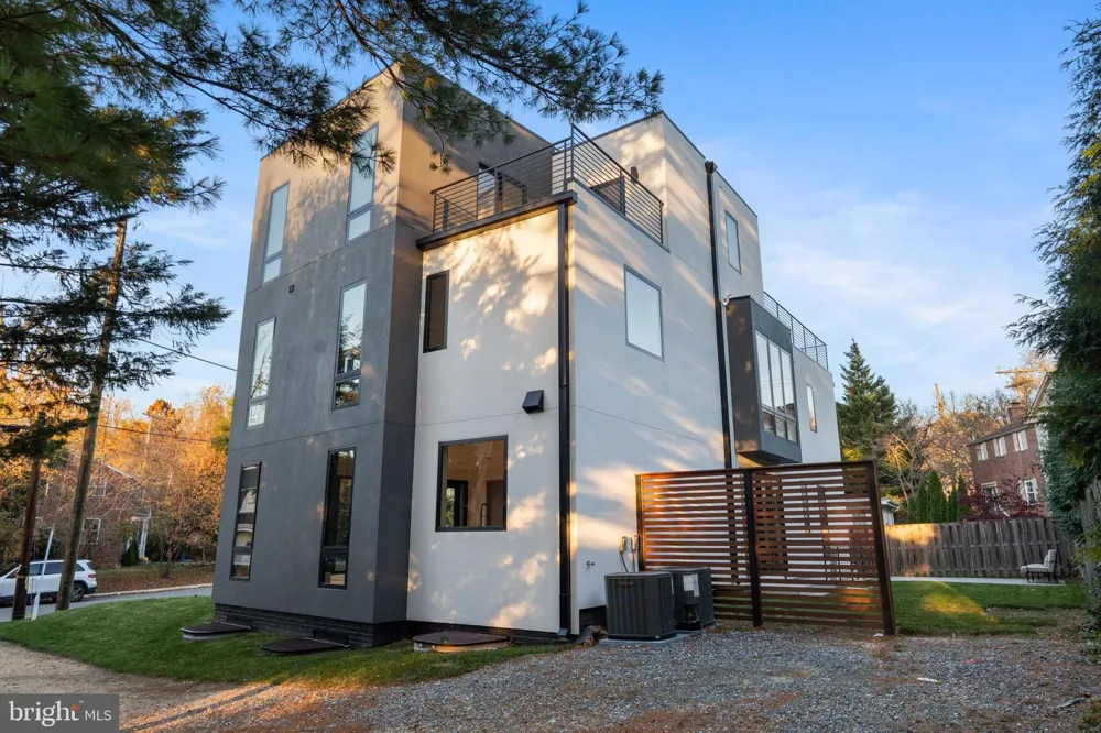 4902 GREENWAY DRIVE Bethesda, MD 20816