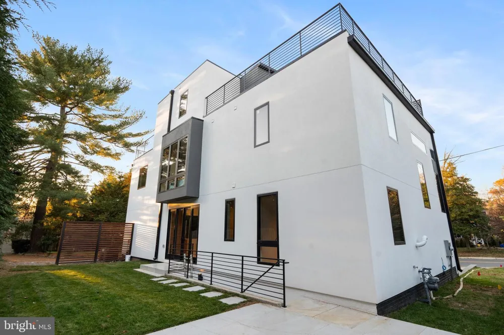 4902 GREENWAY DRIVE Bethesda, MD 20816