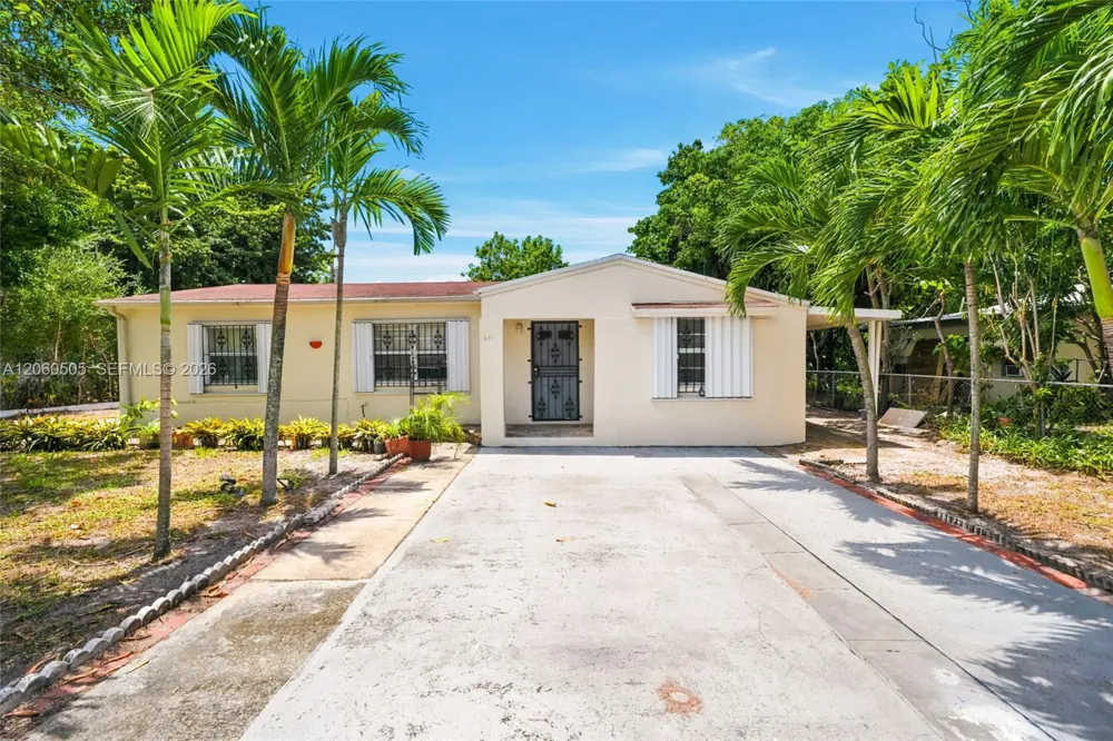 596 NW 109th St Miami, FL 33168