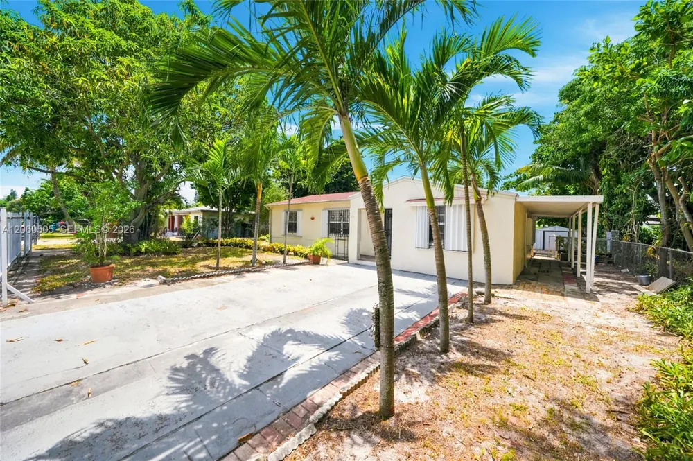 596 NW 109th St Miami, FL 33168
