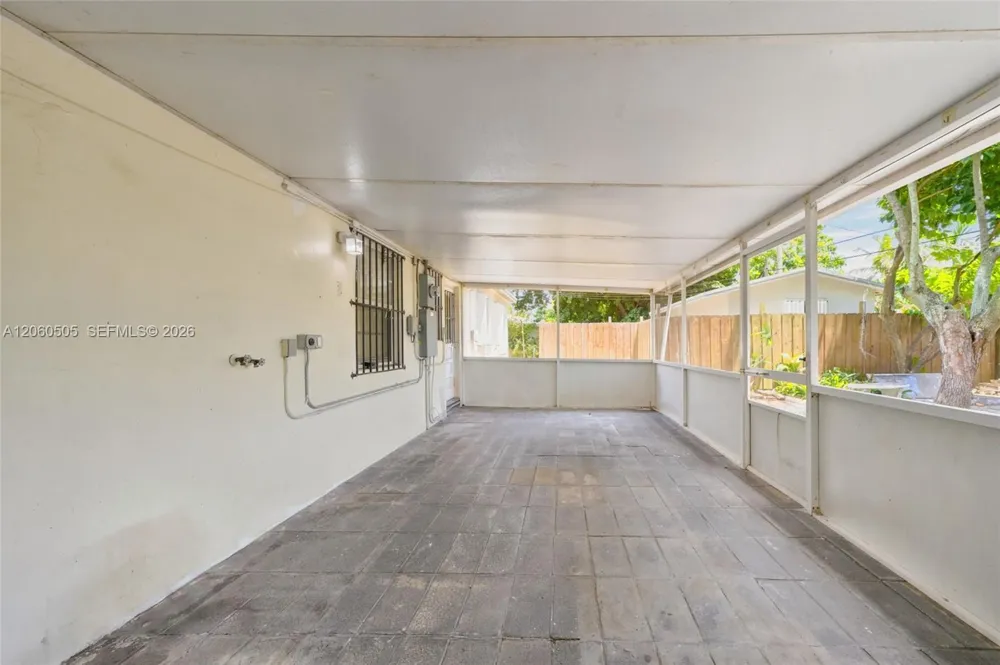 596 NW 109th St Miami, FL 33168