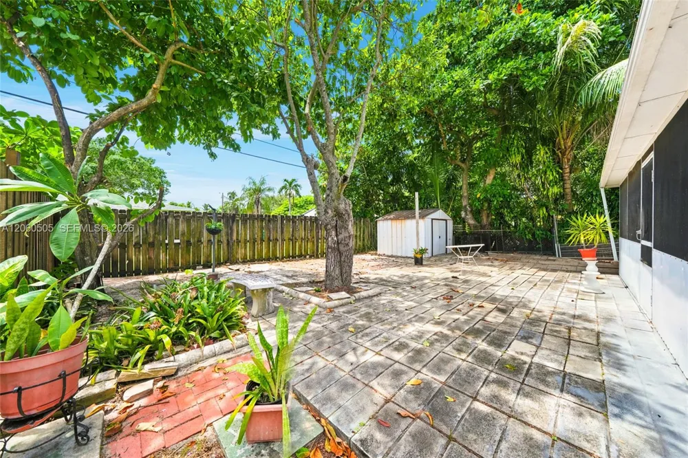 596 NW 109th St Miami, FL 33168