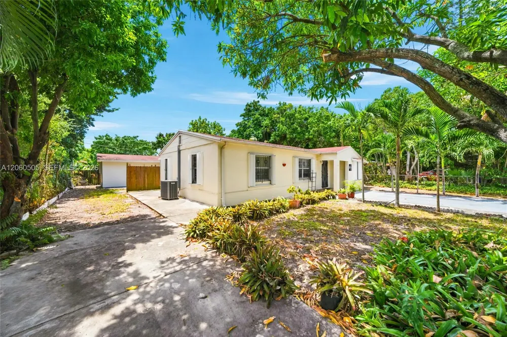 596 NW 109th St Miami, FL 33168