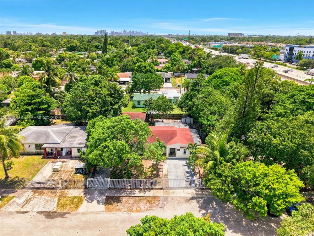 596 NW 109th St Miami, FL 33168