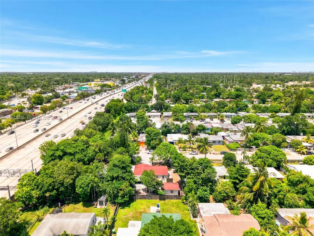 596 NW 109th St Miami, FL 33168