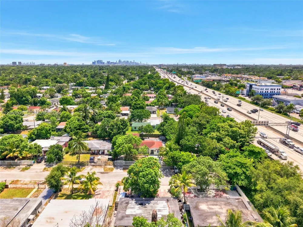 596 NW 109th St Miami, FL 33168