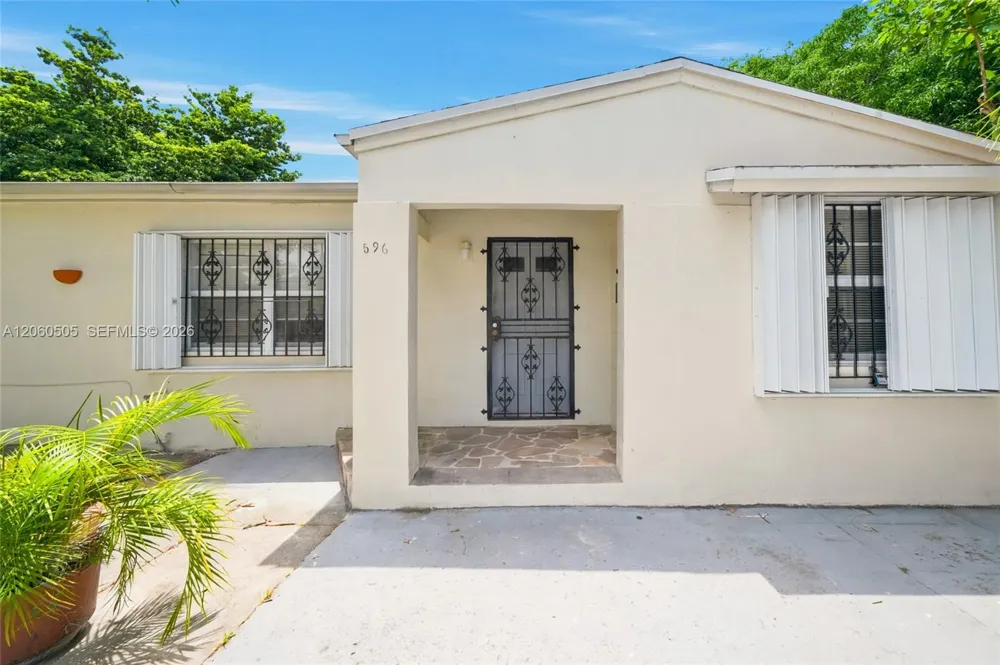 596 NW 109th St Miami, FL 33168