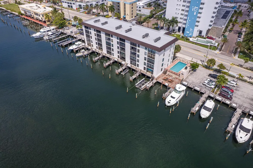 3200 OCEAN DRIVE #104 Hollywood, FL 33019