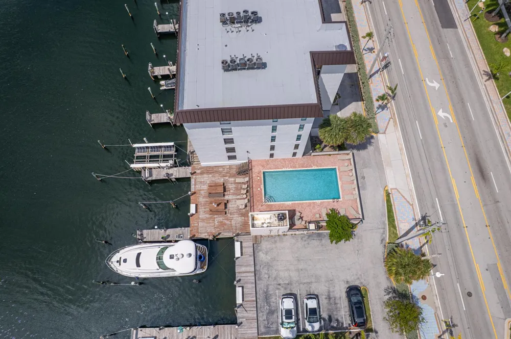 3200 OCEAN DRIVE #104 Hollywood, FL 33019