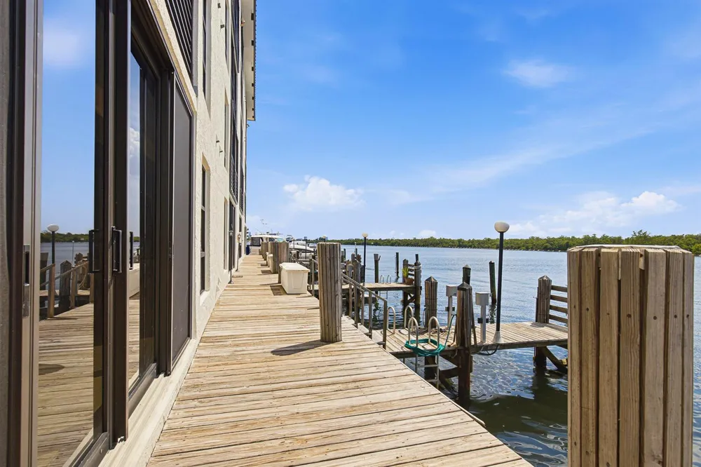 3200 OCEAN DRIVE #104 Hollywood, FL 33019