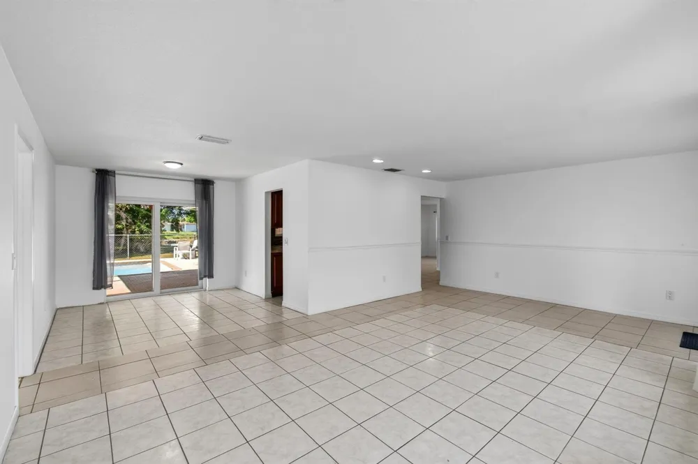 4760 BISON STREET Boca Raton, FL 33428