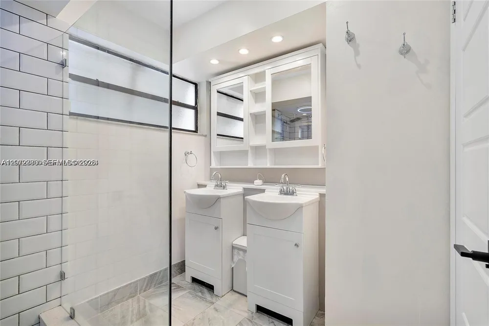 1281 W Fairway Rd #1281 Pembroke Pines, FL 33026