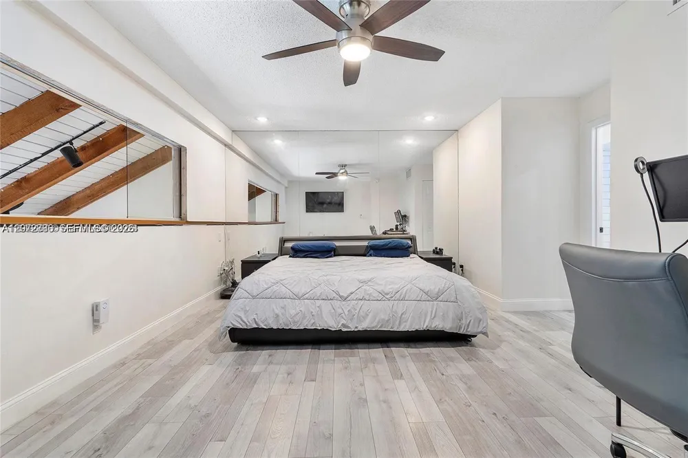 1281 W Fairway Rd #1281 Pembroke Pines, FL 33026