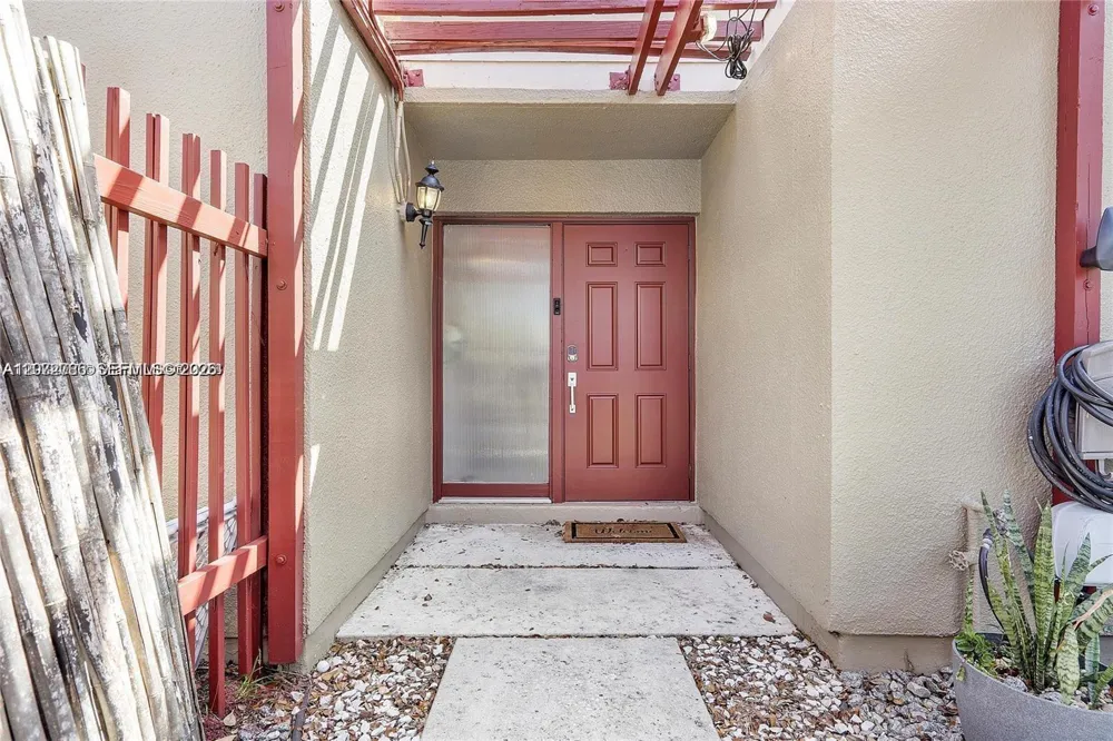 1281 W Fairway Rd #1281 Pembroke Pines, FL 33026