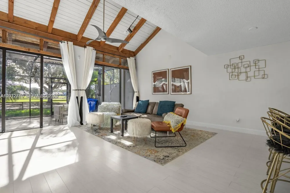 1281 W Fairway Rd #1281 Pembroke Pines, FL 33026