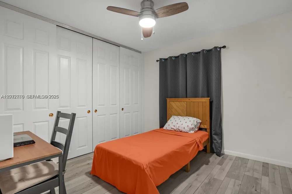 1281 W Fairway Rd #1281 Pembroke Pines, FL 33026