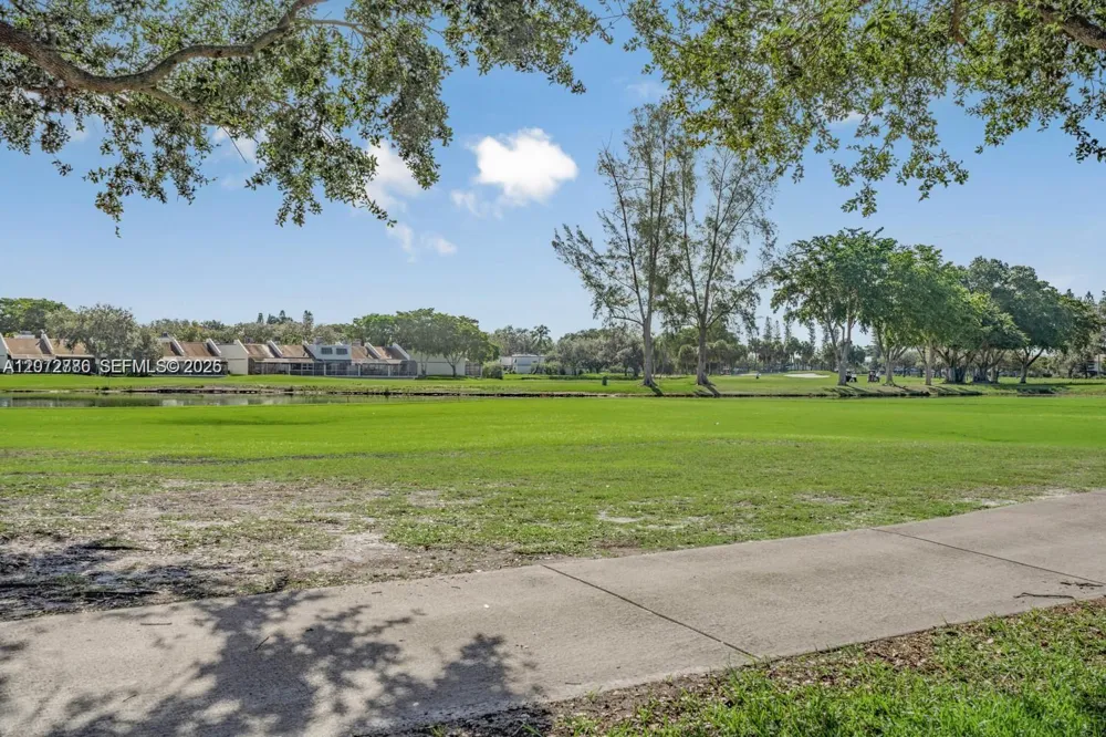 1281 W Fairway Rd #1281 Pembroke Pines, FL 33026
