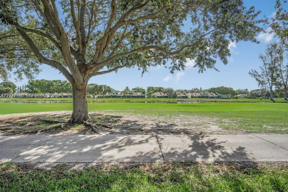 1281 W Fairway Rd #1281 Pembroke Pines, FL 33026