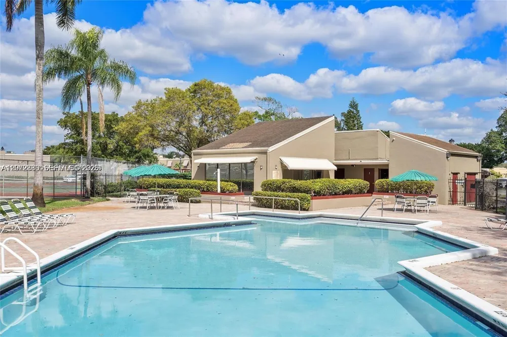 1281 W Fairway Rd #1281 Pembroke Pines, FL 33026