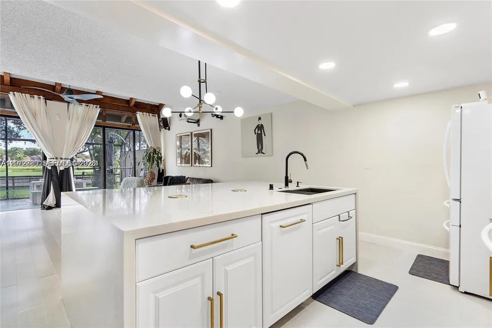 1281 W Fairway Rd #1281 Pembroke Pines, FL 33026