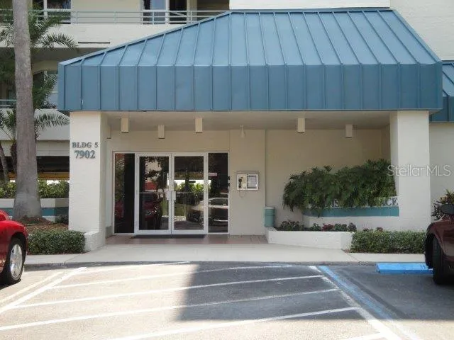 7902 SAILBOAT KEY BOULEVARD S #402 South Pasadena, FL 33707