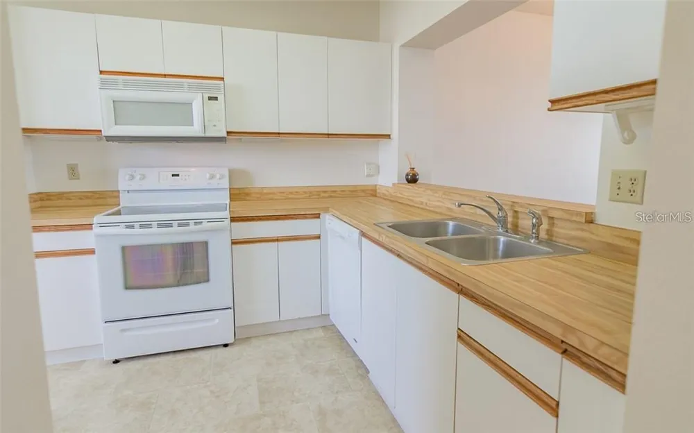 7902 SAILBOAT KEY BOULEVARD S #402 South Pasadena, FL 33707