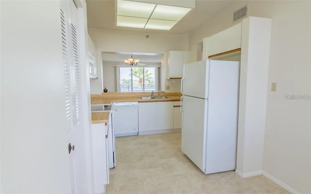 7902 SAILBOAT KEY BOULEVARD S #402 South Pasadena, FL 33707