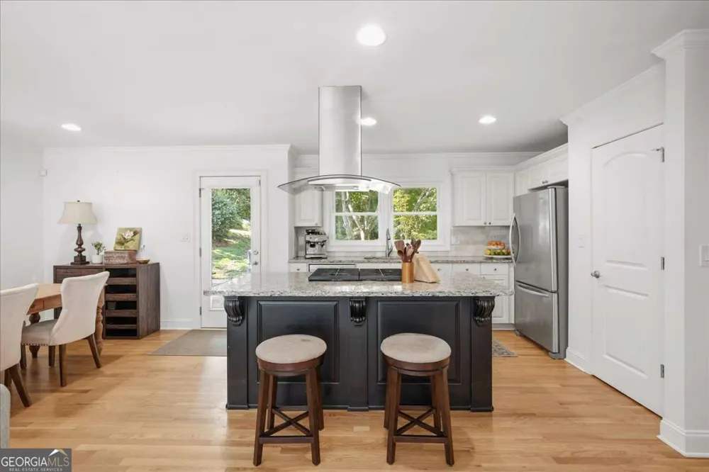 31 W Belle Isle RD Sandy Springs, GA 30342