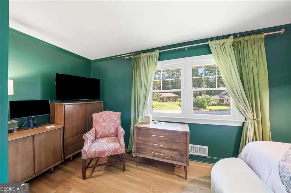 31 W Belle Isle RD Sandy Springs, GA 30342