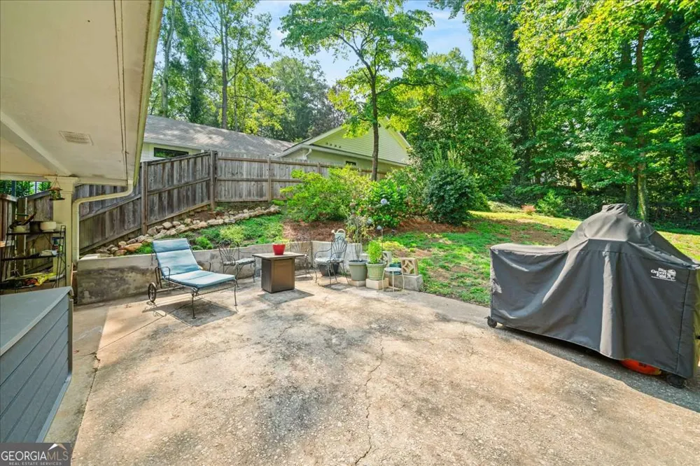 31 W Belle Isle RD Sandy Springs, GA 30342